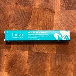 NWT Buildable Blur Concealer - Thrive Causemetics